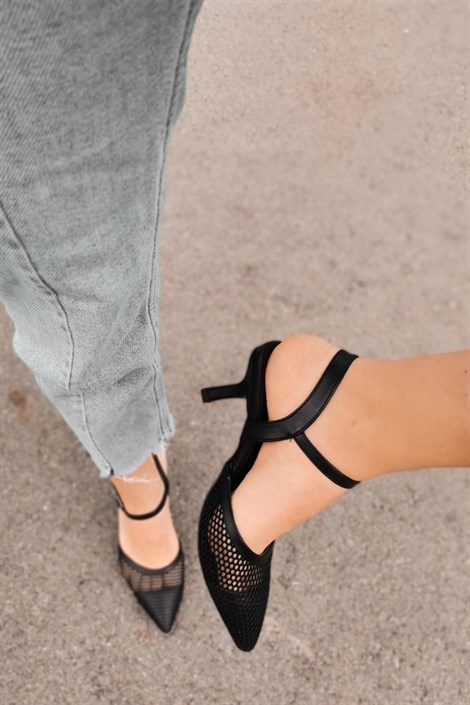 Dubai Kadın Deri File Detaylı İnce Topuklu Ayakkabı Siyah