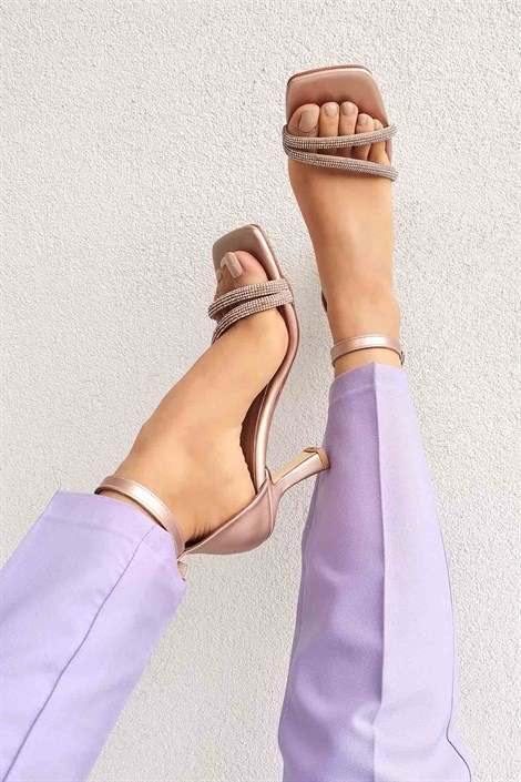Octavia Kadın Deri Taş Detay Bantlı Kalın Topuklu Ayakkabı Bakır