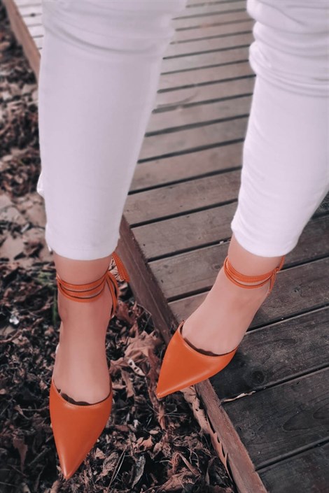 Bret Kadın Deri Bilekten Bağlamalı Topuklu Stiletto Oranj