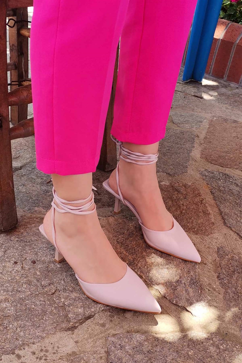 Felipe Kadın Saten Bilekten Bağcıklı Topuklu Ayakkabı Bej