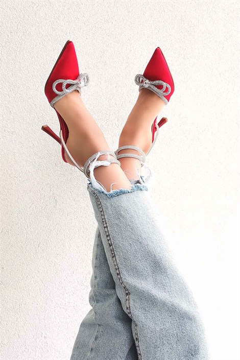 Joe Kadın Taş Detaylı Topuklu Saten Ayakkabı Kırmızı