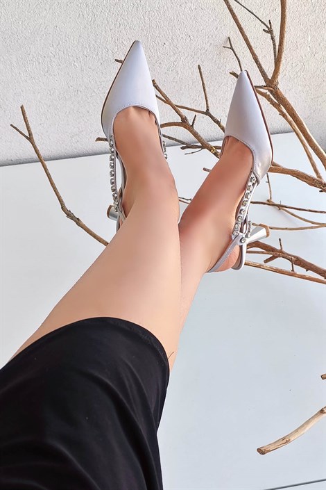 Samenta Kadın Saten Taş Detay Alçak Topuklu Ayakkabı Gümüş